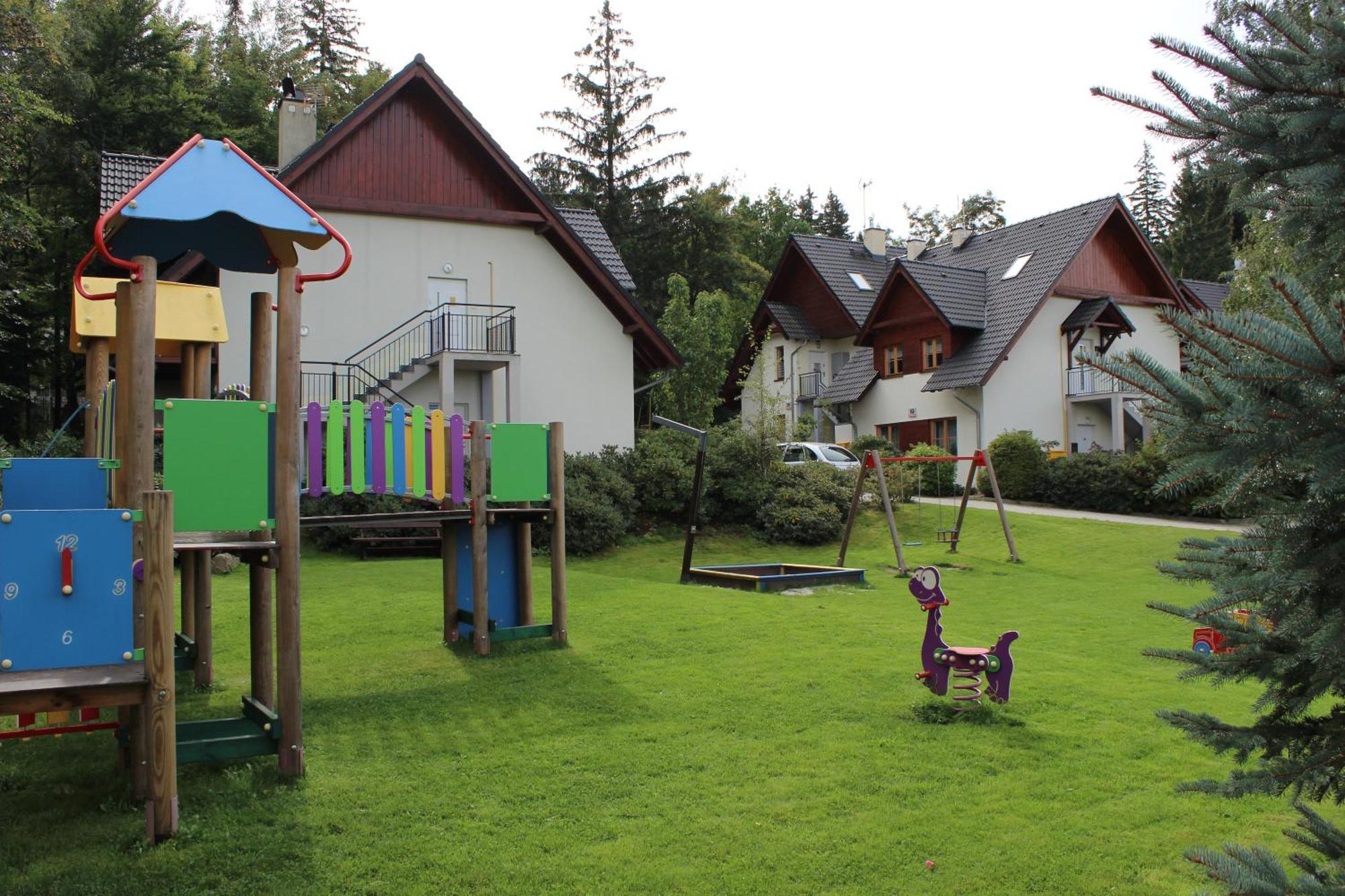 Apartament Bialy Na Osiedlu "Apartamenty Pod Sniezka" Karpacz Buitenkant foto